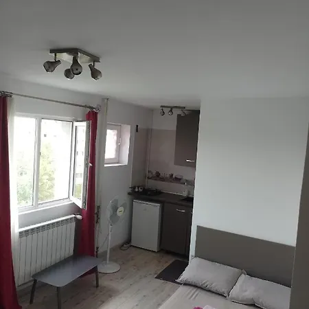 Metrou 1 Decembrie 1918 Lejlighed Bukarest